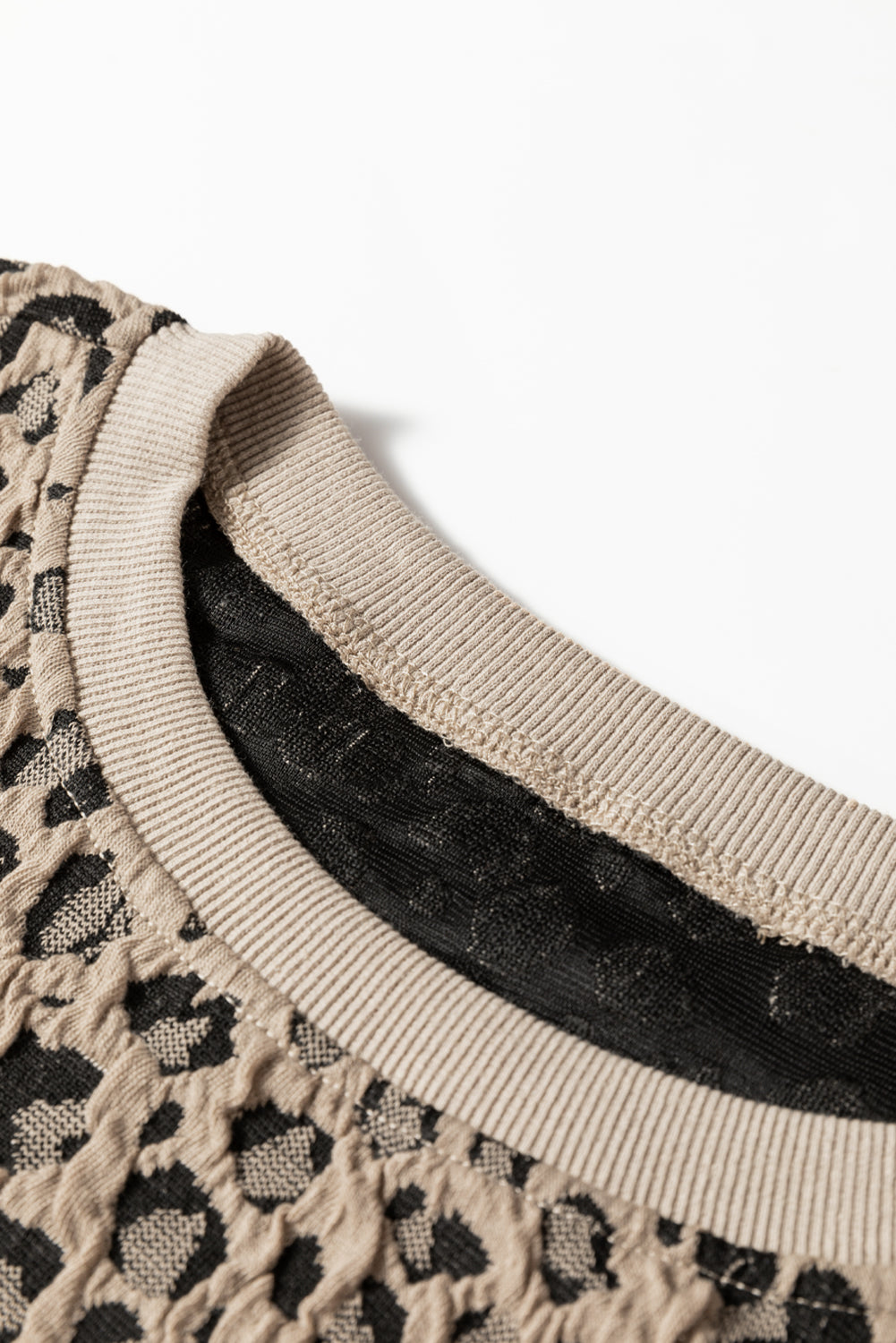 Ribbed Trim Leopard Top